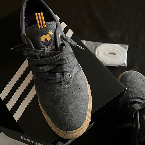Adidas Lakers x The Hundreds Shoe - Picture 6 of 15